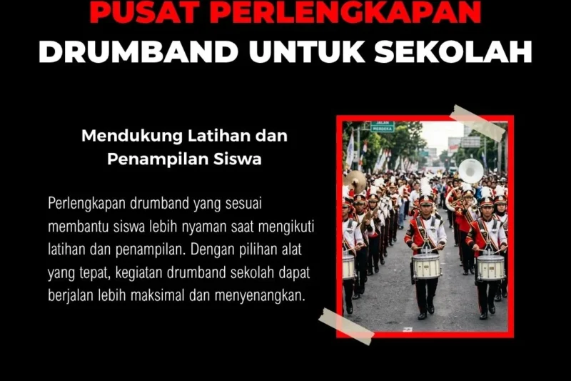 Siswa sekolah menggunakan perlengkapan drumband