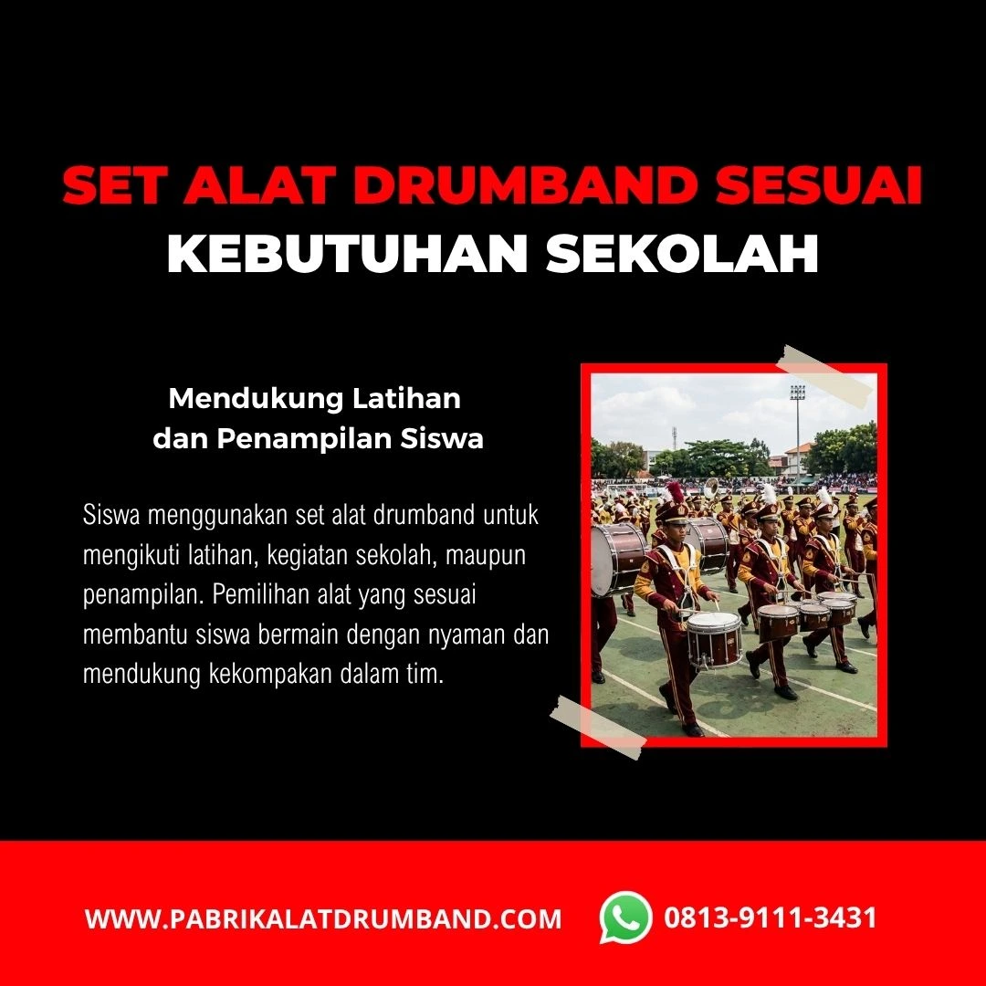 Siswa sekolah menggunakan set alat drumband